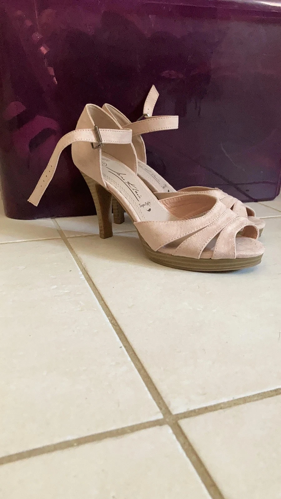 Escarpins à talons